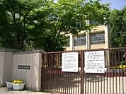 中学校「尼崎市立武庫東中学校まで1989m」