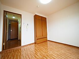 クリスタルプラザ 303 3階1Kのリビング/ダイニング