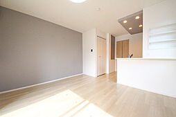 アルストロメリア 101号室 1階ワンルームのリビング/ダイニング