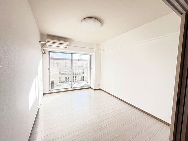 洋室を拡大表示