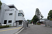 大学「横浜市立大学まで1496m」