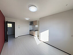 ＡＮＩＭＡＬ　ＫＩＮＧＤＯＭ Ｄ 1階1LDKのリビング/ダイニング