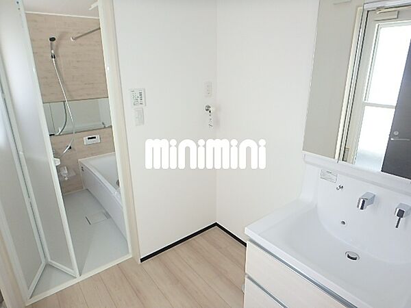 detached 群馬県伊勢崎市香林町１丁目511-3

地図を見る