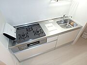 システムキッチンでコンロ購入不要。
