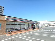 コンビニ「セブンイレブンまで580m」