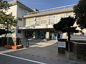 中学校「小田原市立泉中学校まで958m」