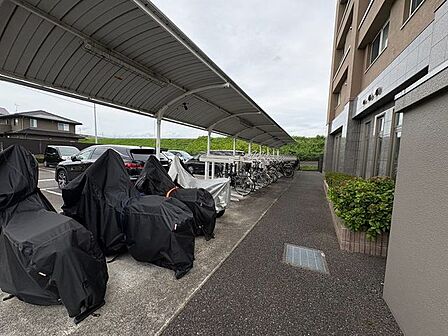 自転車、バイク置場