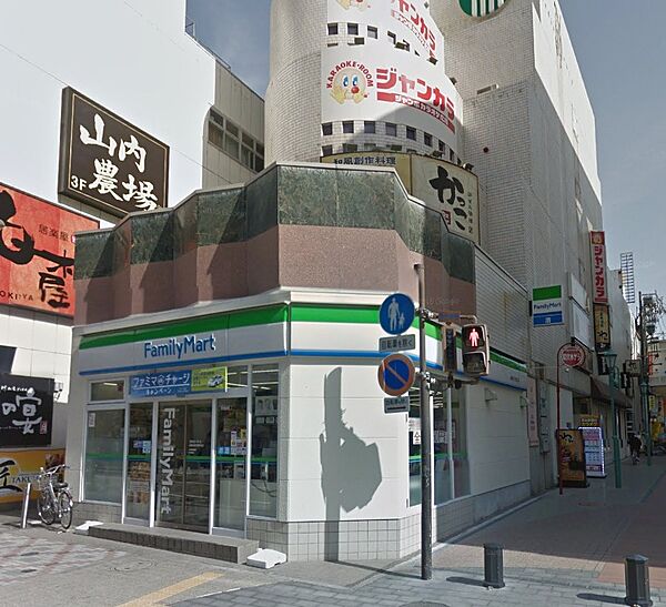 画像27:【コンビニエンスストア】ファミリーマート 近鉄四日市駅北店まで293ｍ