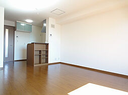 over　book 2階ワンルームのリビング/ダイニング