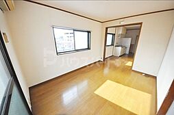 東京メトロ千代田線 北綾瀬駅 徒歩10分の賃貸マンション 4階1DKのリビング/ダイニング