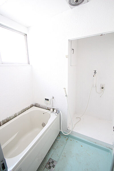 浴室：※別室の参考写真です。