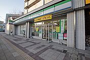 ファミリーマート　いりなか駅ビル店
