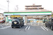 ファミリーマート　中川西伏屋店