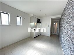 ソリッド春岡 303 3階1LDKのリビング/ダイニング