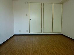 オルフェーブルナガタ 3階1Kのリビング/ダイニング