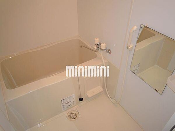 画像6:浴室乾燥機付きのお風呂。