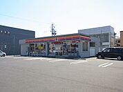 コンビニ「サークルKまで310m」