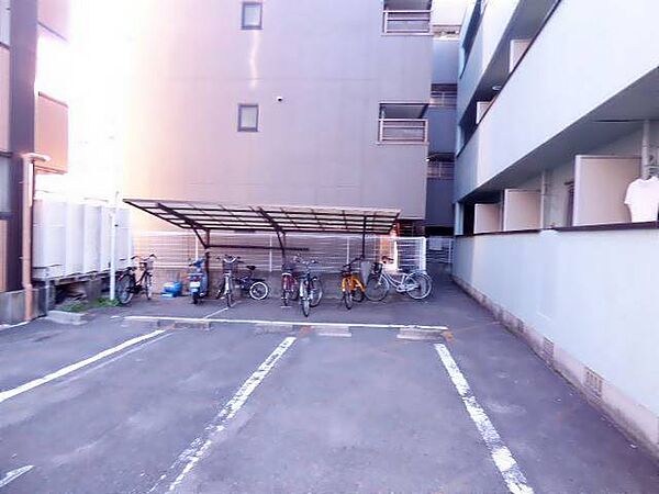 画像12:自転車置き場