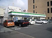 コンビニ「ファミリーマート名西枇杷島店まで337m」