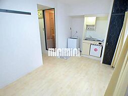 メゾンリラ 1階ワンルームのリビング/ダイニング