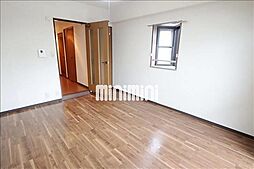 シャトウルミエ−ル 4階1Kのリビング/ダイニング