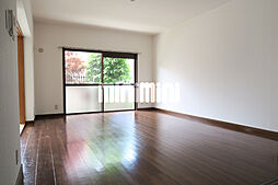 ロイヤル西崎 1階4LDKのリビング/ダイニング