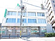 銀行「大垣共立銀行まで290m」