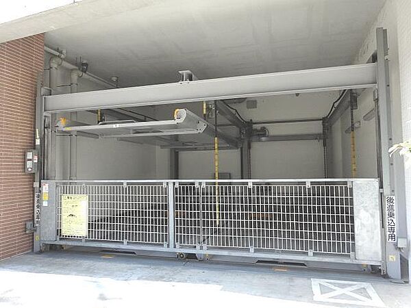 画像21:機械式の駐車場があります