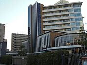 病院「名古屋セントラル病院まで870m」