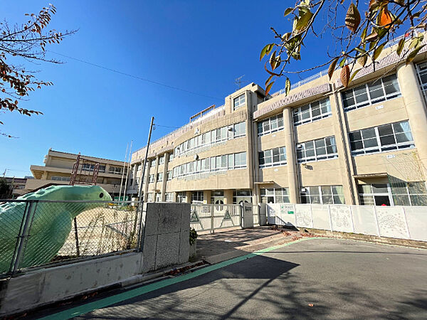 画像24:小学校「名古屋市立柳小学校まで421m」