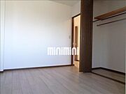 洋室6帖あります。