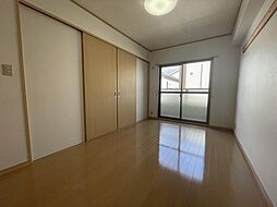明るい洋室ですね。