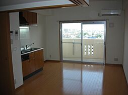 ロイヤルピジョン岩塚 3階1LDKのリビング/ダイニング