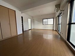 プリズム岩塚 4階2LDKのリビング/ダイニング