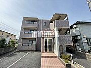 東側からの外観