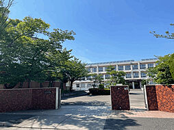 中学校「名古屋市立供米田中学校まで215m」