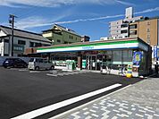 コンビニ「ファミリーマート中川八田店まで120m」