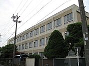 小学校「名古屋市立枇杷島小学校まで931m」