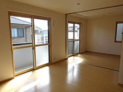 ピアネクスト　Ａ 2階2LDKのリビング/ダイニング