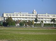 小学校「市立甚目寺東小学校まで1200m」