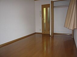 ルネッサ岩塚 3階1Kのリビング/ダイニング