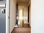 玄関から見たお部屋の様子です。