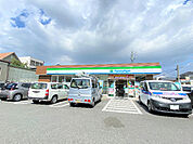 ドラッグストア 「ファミリーマートまで340m」