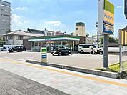 コンビニ「ファミリーマートまで420m」
