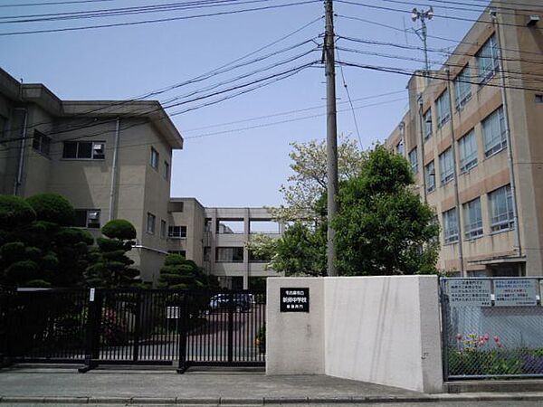 画像10:小学校「名古屋市立穂波小学校まで721m」