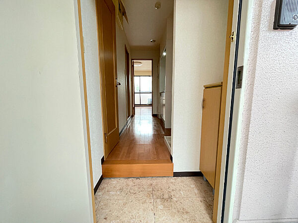 画像24:シューズボックス付きの玄関です