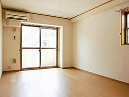 セント・ウェスティン 1階ワンルームのリビング/ダイニング