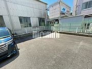 平置き駐車場です