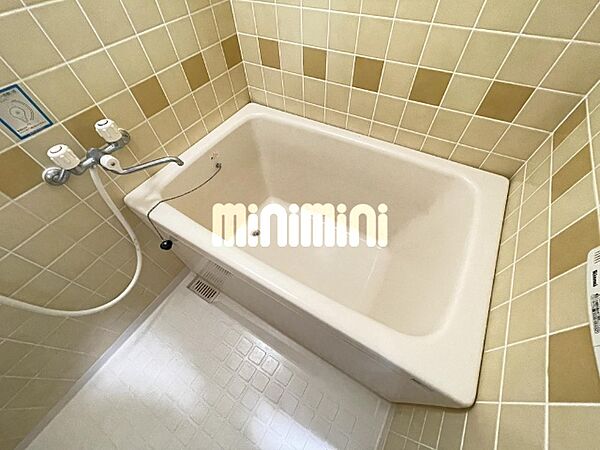 画像6:清潔感のある浴室