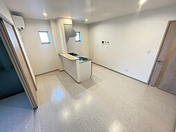 近鉄名古屋線 烏森駅 徒歩6分の賃貸アパート 1階1LDKのリビング/ダイニング